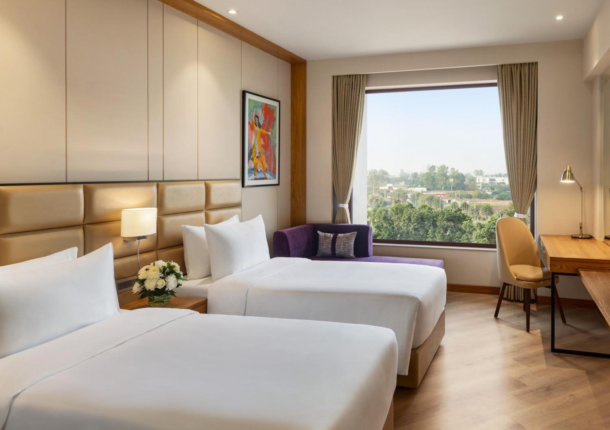 Ramada Encore By Wyndham Amritsar Airport Eksteriør bilde