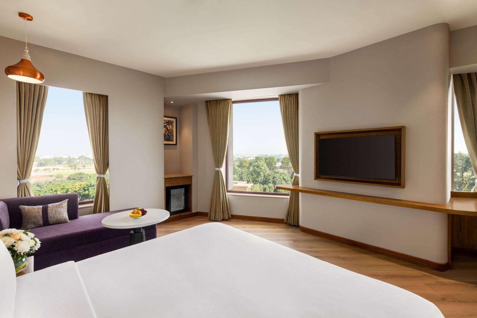Ramada Encore By Wyndham Amritsar Airport Eksteriør bilde