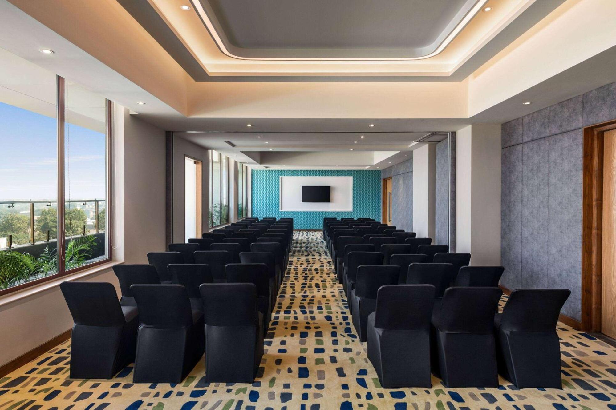 Ramada Encore By Wyndham Amritsar Airport Eksteriør bilde